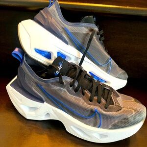 Mint condition Nike sneakers.